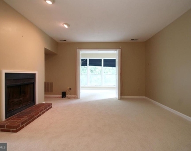 10118 Oakton Terrace Road - Photo Thumbnail 12
