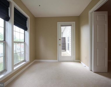 10118 Oakton Terrace Road - Photo Thumbnail 15
