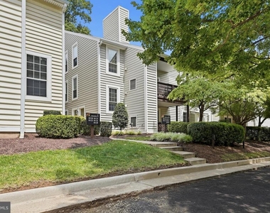 10118 Oakton Terrace Road - Photo Thumbnail 10