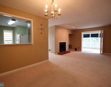10118 Oakton Terrace Road - Photo Thumbnail 10