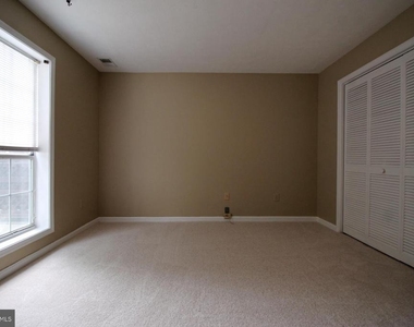 10118 Oakton Terrace Road - Photo Thumbnail 17