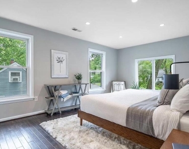 3111 Graydon Street - Photo Thumbnail 12