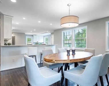 3111 Graydon Street - Photo Thumbnail 5