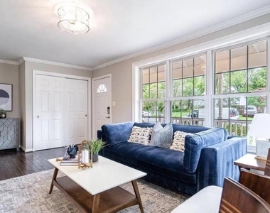 3111 Graydon Street - Photo Thumbnail 2