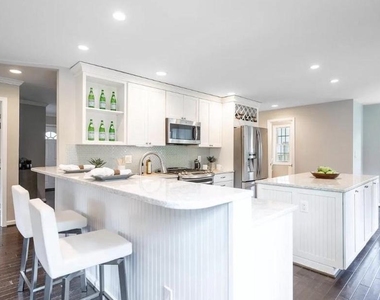 3111 Graydon Street - Photo Thumbnail 4