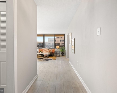 3701 S George Mason Drive - Photo Thumbnail 2