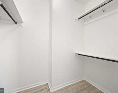 3701 S George Mason Drive - Photo Thumbnail 27
