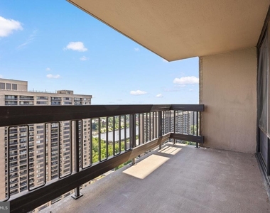 3701 S George Mason Drive - Photo Thumbnail 18