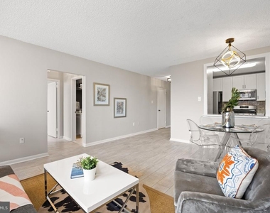 3701 S George Mason Drive - Photo Thumbnail 16