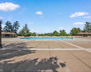 3701 S George Mason Drive - Photo Thumbnail 31