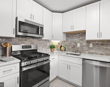 3701 S George Mason Drive - Photo Thumbnail 5