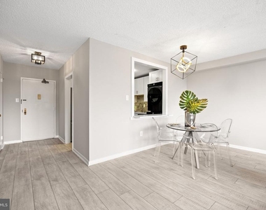 3701 S George Mason Drive - Photo Thumbnail 12