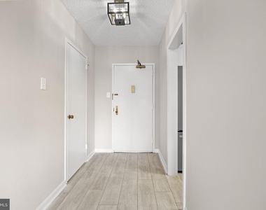 3701 S George Mason Drive - Photo Thumbnail 3
