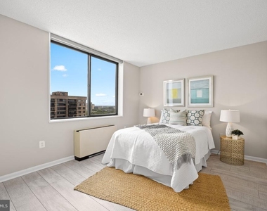 3701 S George Mason Drive - Photo Thumbnail 24