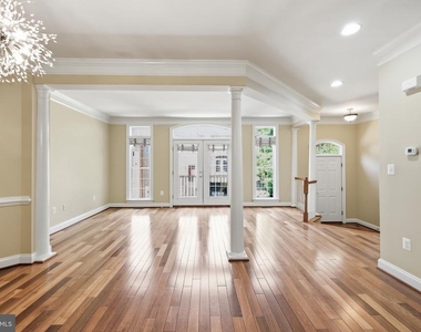 6403 Velliety Lane - Photo Thumbnail 10