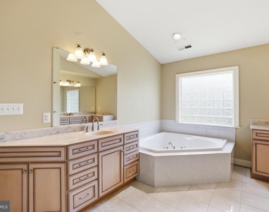 6403 Velliety Lane - Photo Thumbnail 39