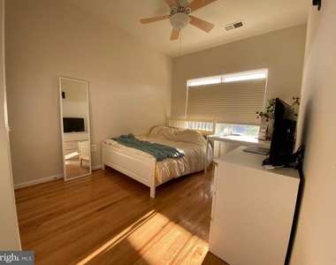 4577 Derring Lane - Photo Thumbnail 4