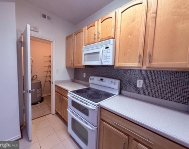 12152 Penderview Terrace - Photo Thumbnail 3