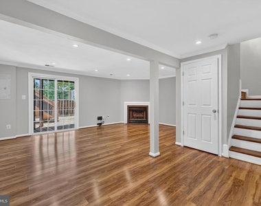 6453 Linleigh Way - Photo Thumbnail 23