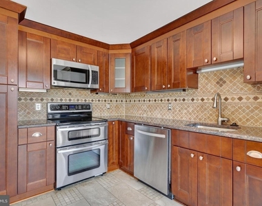 6453 Linleigh Way - Photo Thumbnail 11