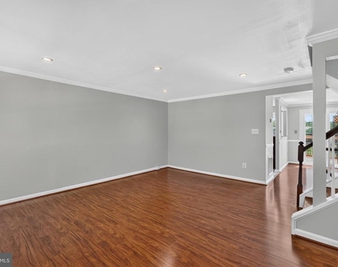 6453 Linleigh Way - Photo Thumbnail 2