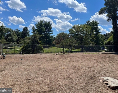6453 Linleigh Way - Photo Thumbnail 37