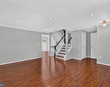 6453 Linleigh Way - Photo Thumbnail 5