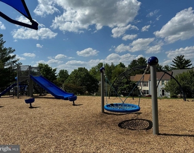6453 Linleigh Way - Photo Thumbnail 40