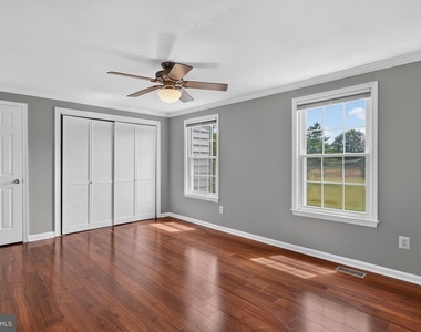 6453 Linleigh Way - Photo Thumbnail 15