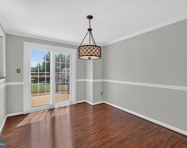 6453 Linleigh Way - Photo Thumbnail 7