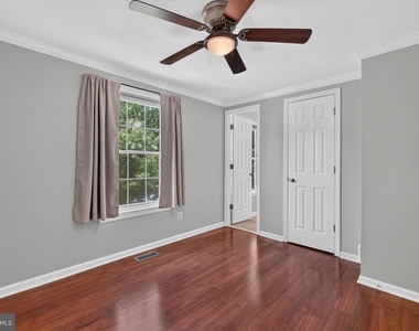 6453 Linleigh Way - Photo Thumbnail 20