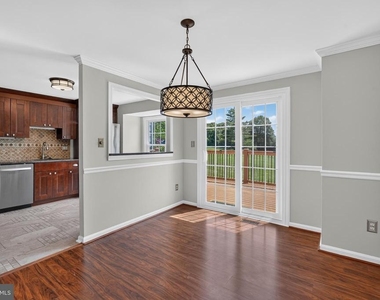 6453 Linleigh Way - Photo Thumbnail 6