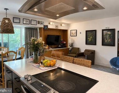 11659 Stoneview Square - Photo Thumbnail 3