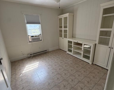 1131 Marion Avenue - Photo Thumbnail 9