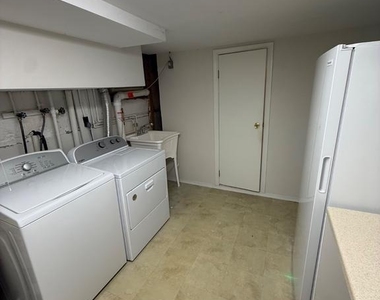1131 Marion Avenue - Photo Thumbnail 7