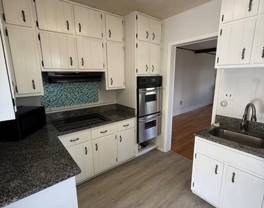 1131 Marion Avenue - Photo Thumbnail 3