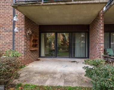 9705 Kings Crown Court - Photo Thumbnail 4