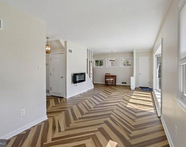 6622 Cornell Drive - Photo Thumbnail 5