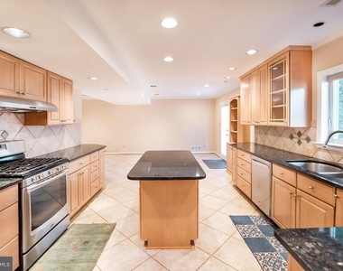 6226 Hardy Drive - Photo Thumbnail 6