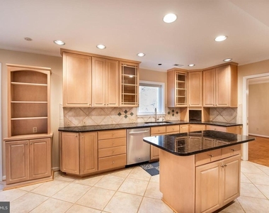 6226 Hardy Drive - Photo Thumbnail 7