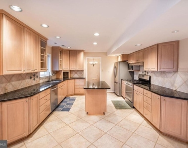 6226 Hardy Drive - Photo Thumbnail 5