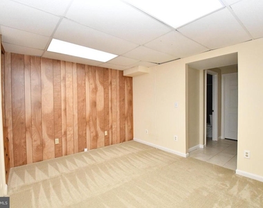 8017 Diving Cliff Lane - Photo Thumbnail 25