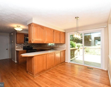 8017 Diving Cliff Lane - Photo Thumbnail 8
