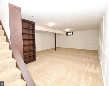 8017 Diving Cliff Lane - Photo Thumbnail 28