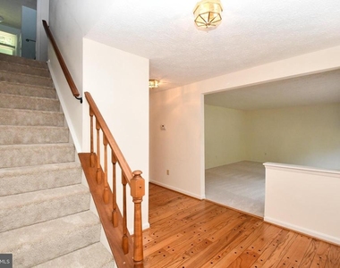 8017 Diving Cliff Lane - Photo Thumbnail 2
