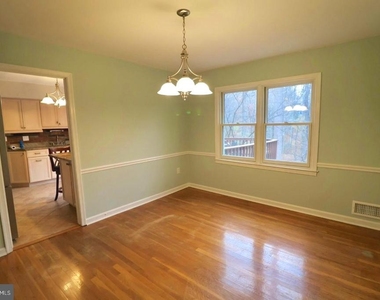 11312 Myrtle Lane - Photo Thumbnail 6