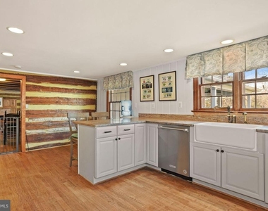 326 Walker Road - Photo Thumbnail 7