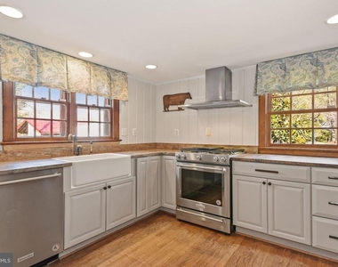 326 Walker Road - Photo Thumbnail 4