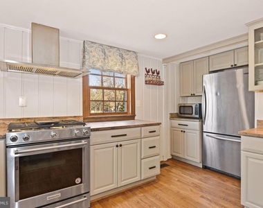 326 Walker Road - Photo Thumbnail 5