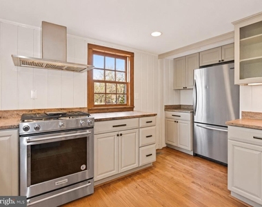 326 Walker Road - Photo Thumbnail 21